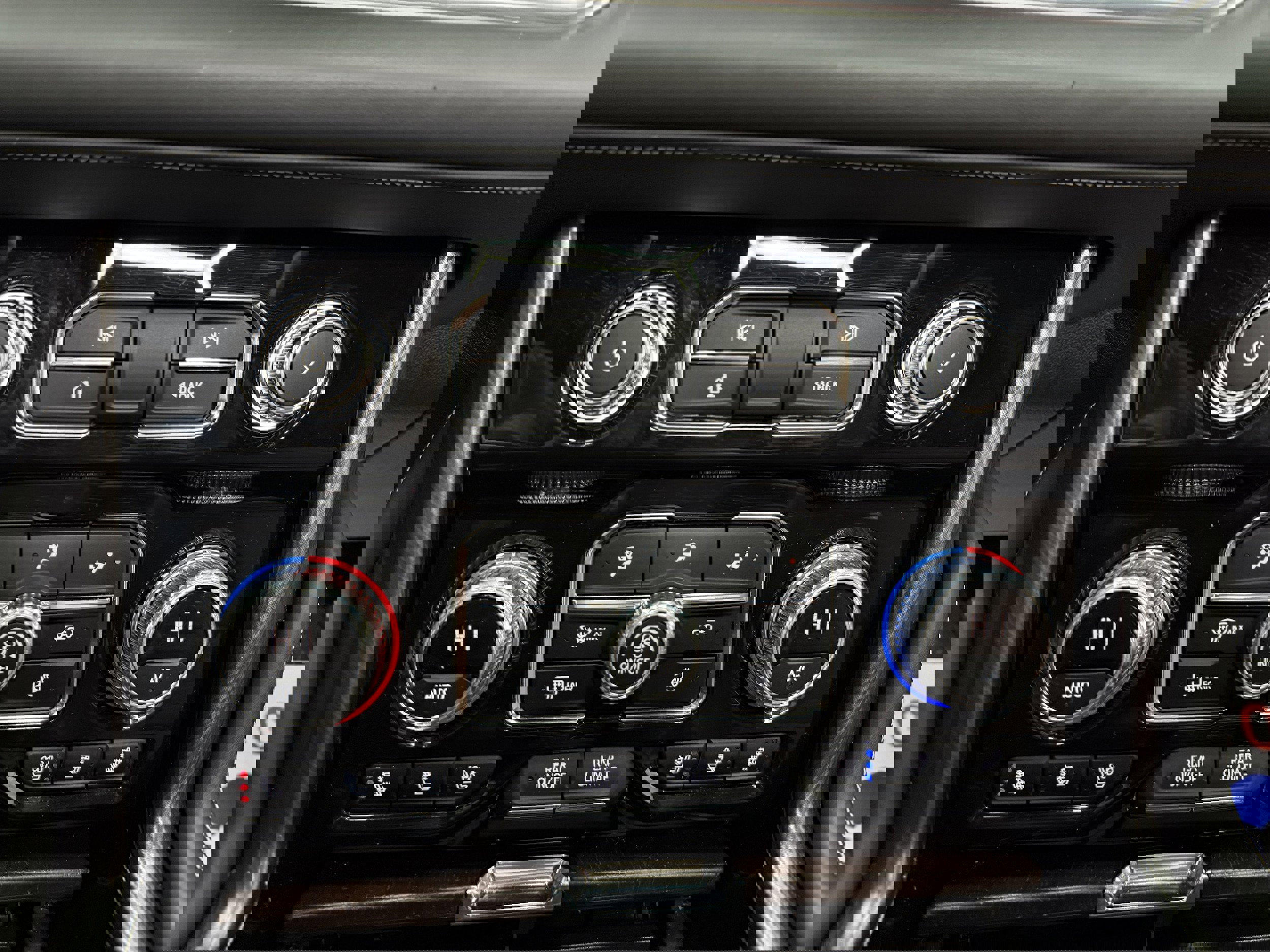 Used 2023 GMC Yukon XL Denali Ultimate w/ LPO, Floor Liner Package image 25