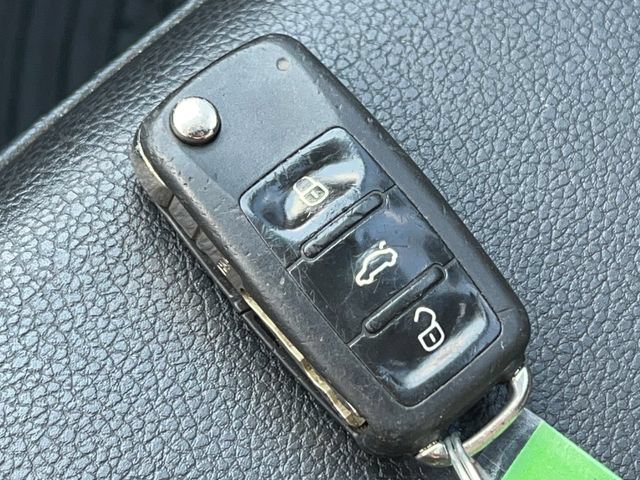 Used 2018 Volkswagen Passat 3.6 FWD image 28