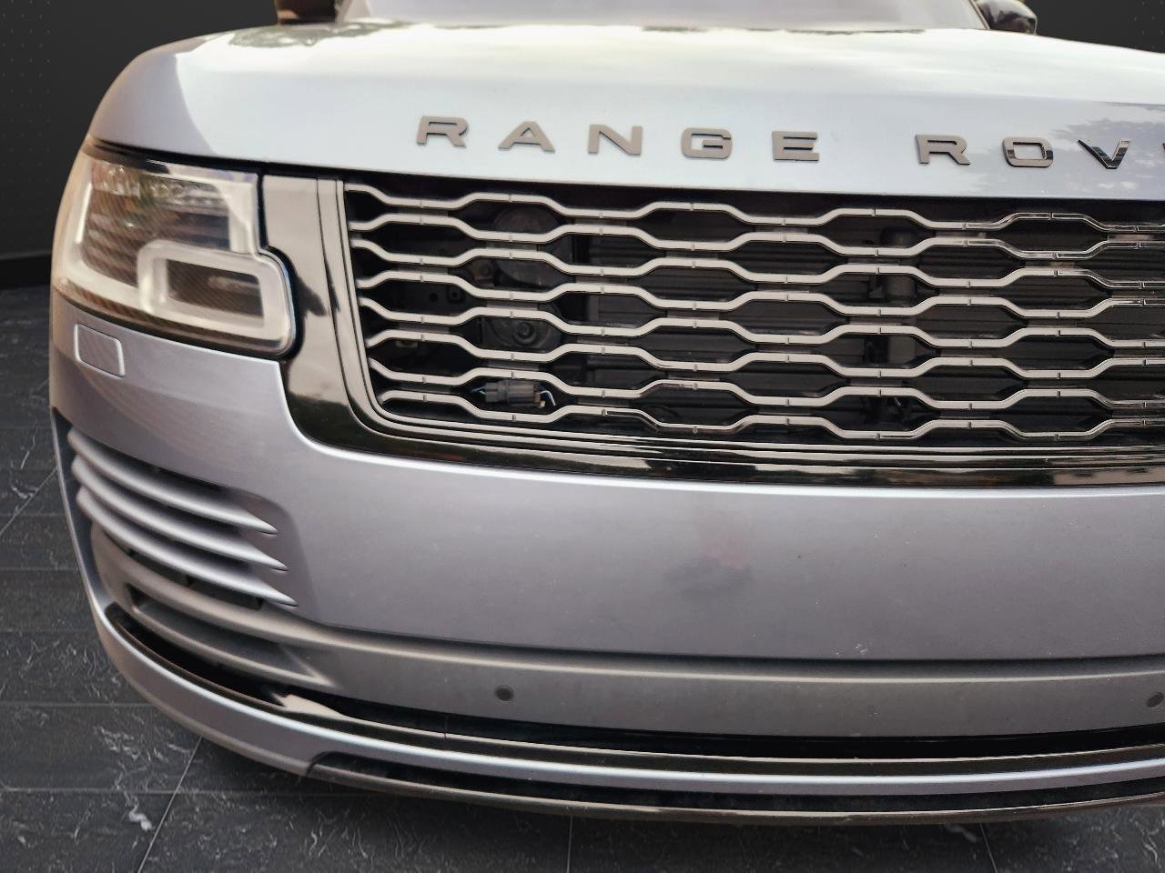 Used 2020 Land Rover Range Rover HSE image 35