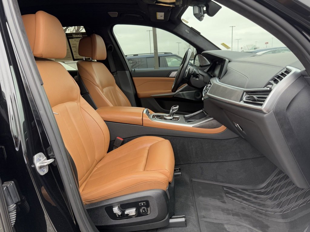 Used 2021 BMW X7 M50i image 56