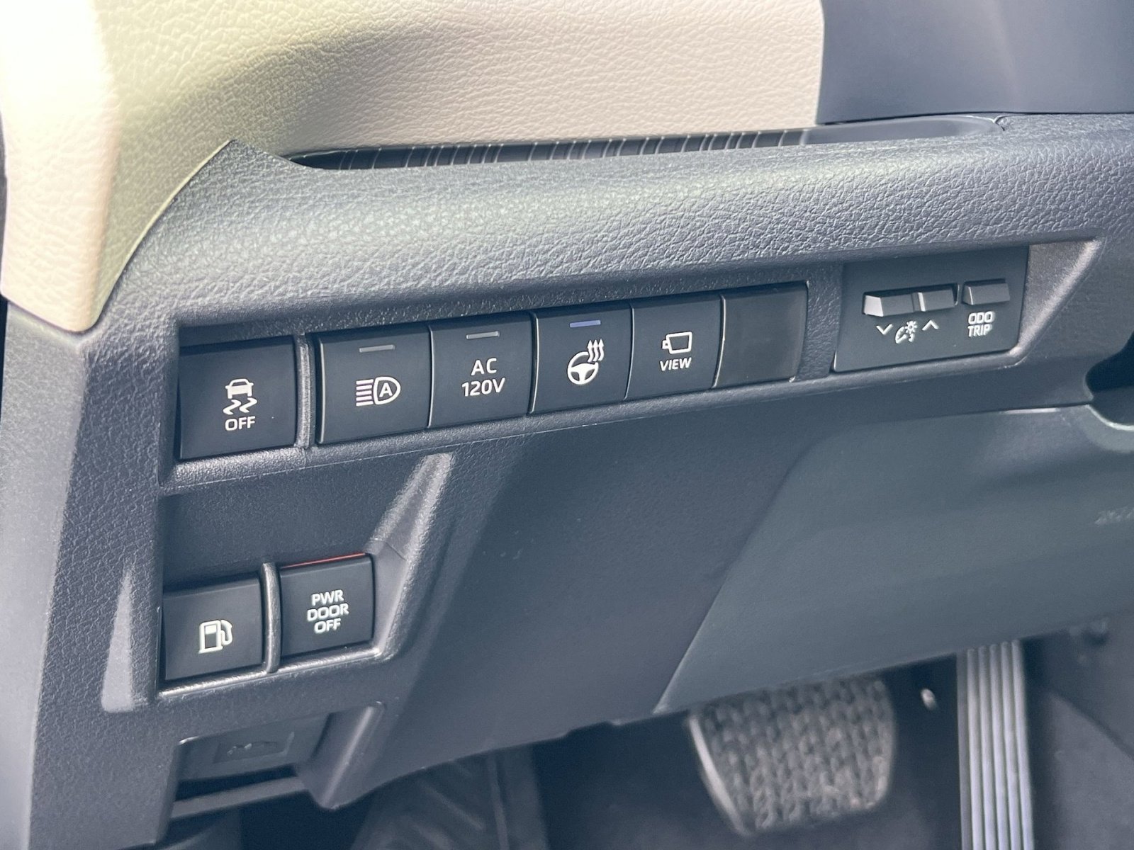 New 2026 Toyota Sienna Platinum image 24