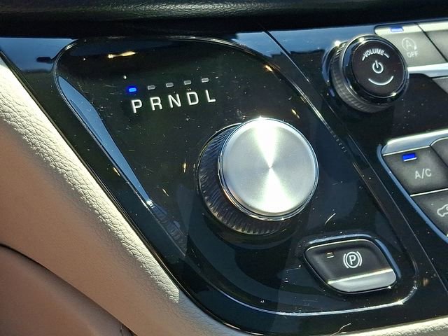 Used 2024 Chrysler Pacifica Limited FWD image 18