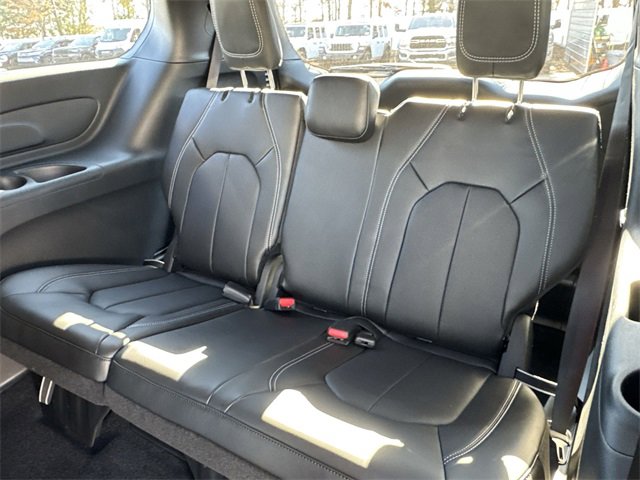 New 2026 Chrysler Pacifica Select image 21