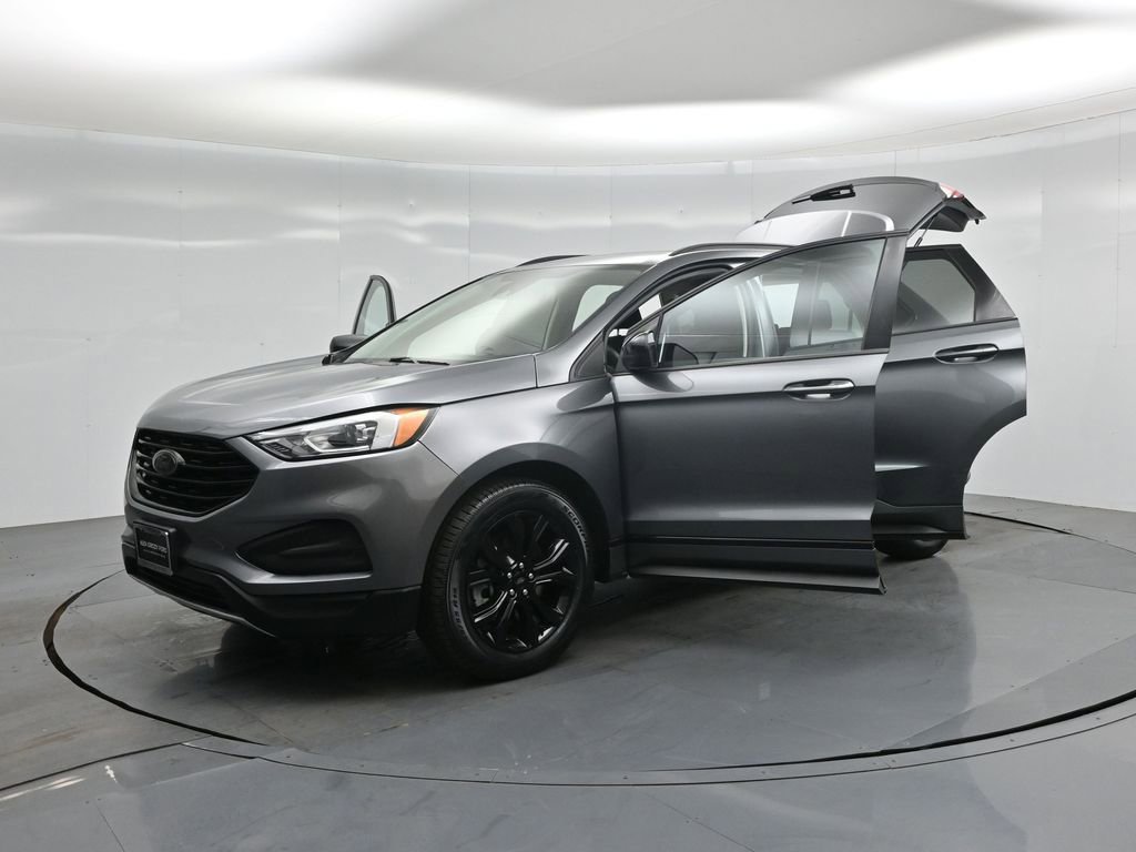 Certified 2022 Ford Edge SE w/ Black Appearance Package image 31