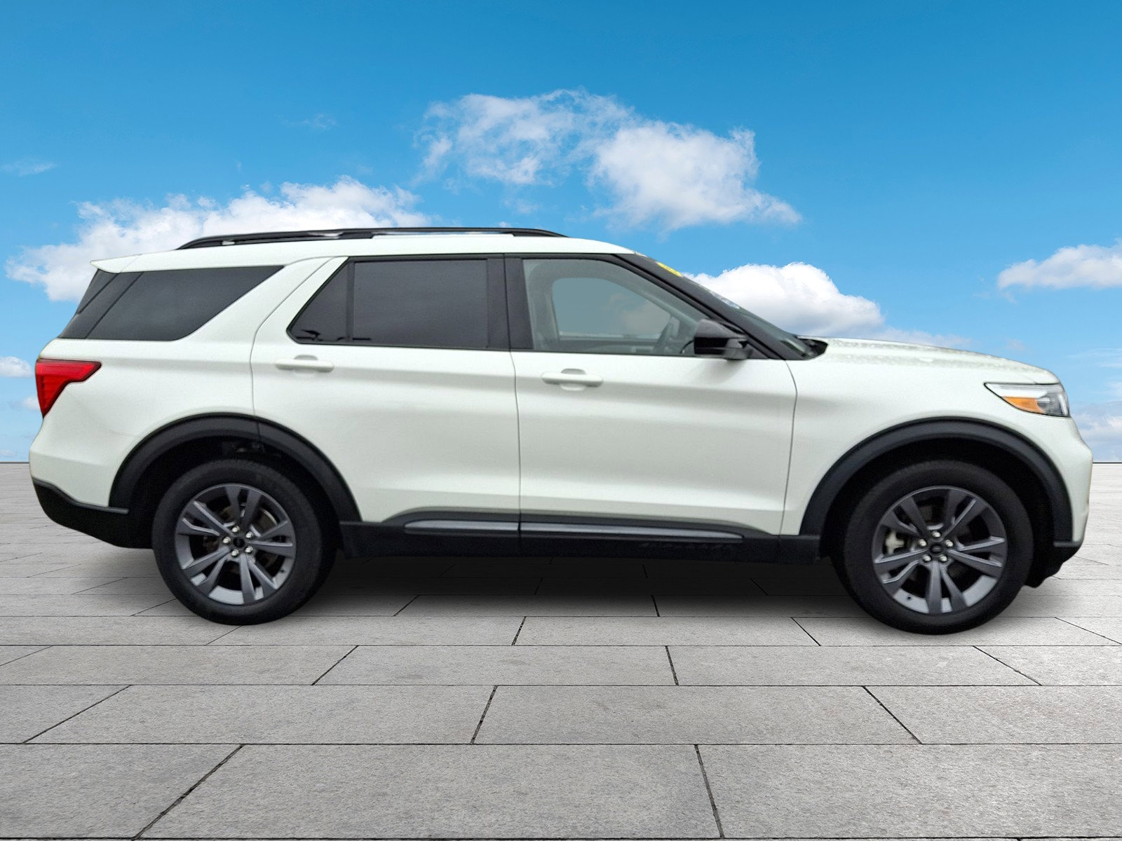 Certified 2023 Ford Explorer XLT w/ Equipment Group 202A image 7