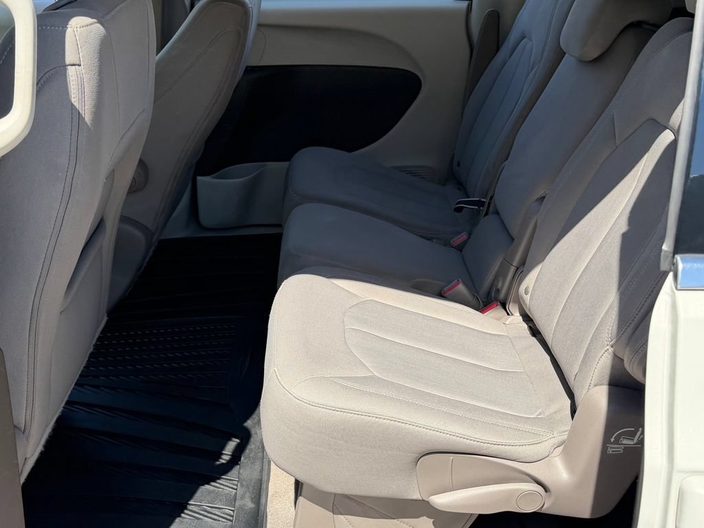 Used 2019 Chrysler Pacifica LX w/ Tire & Wheel Group FWD image 19