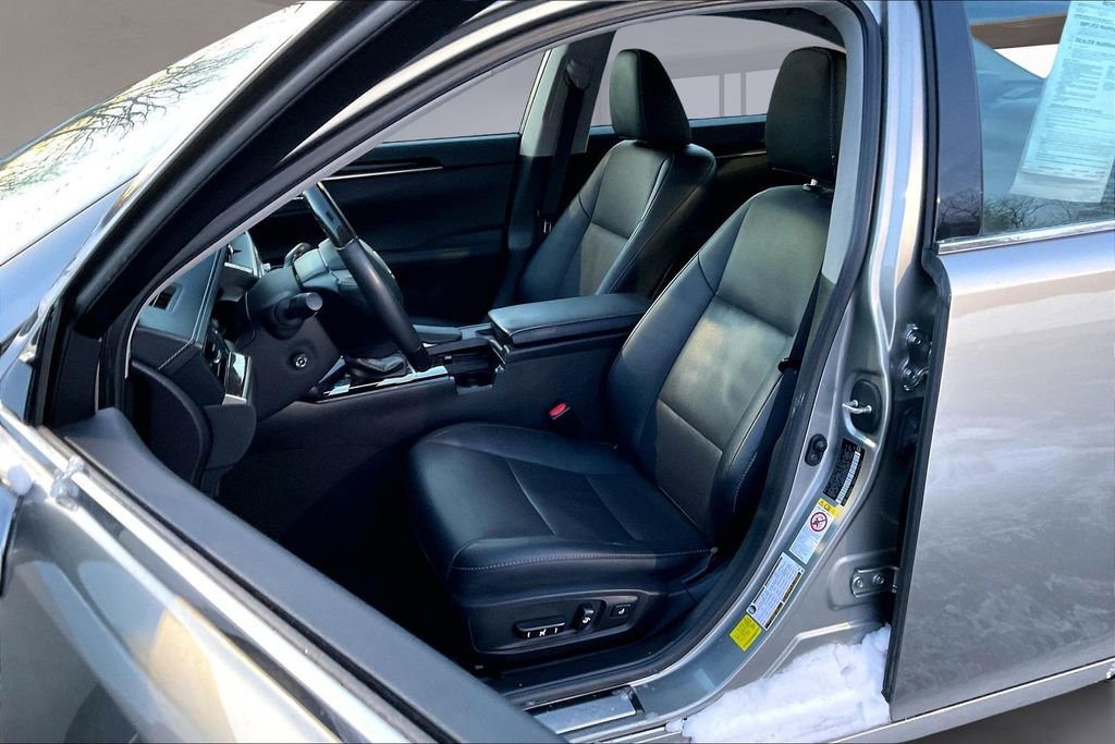 Used 2016 Lexus ES 350 w/ Navigation System Package image 20