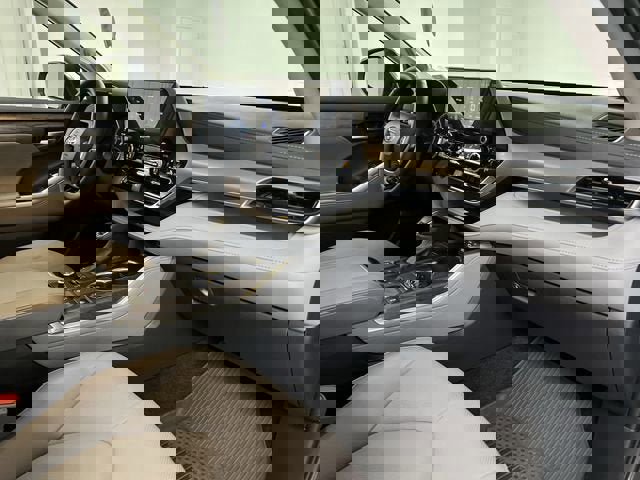 Used 2024 Toyota Highlander Platinum image 29