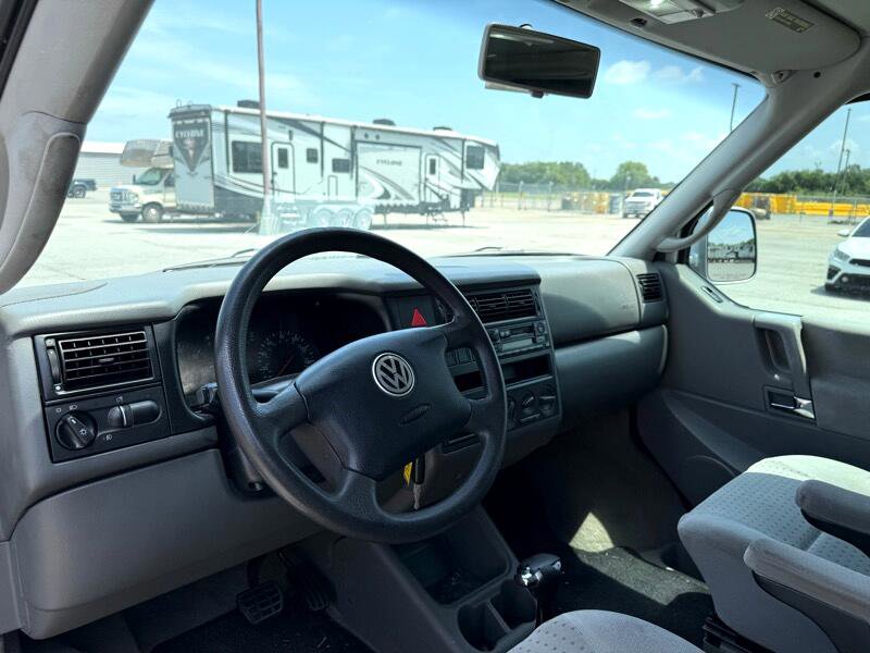 Used 2003 Volkswagen Eurovan MV image 13