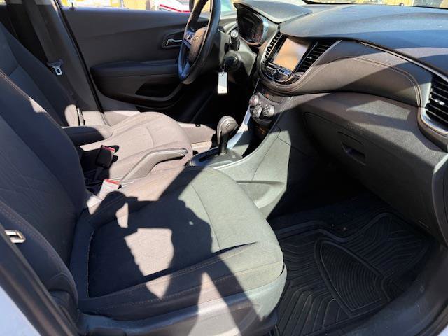 Used 2017 Chevrolet Trax LT image 16