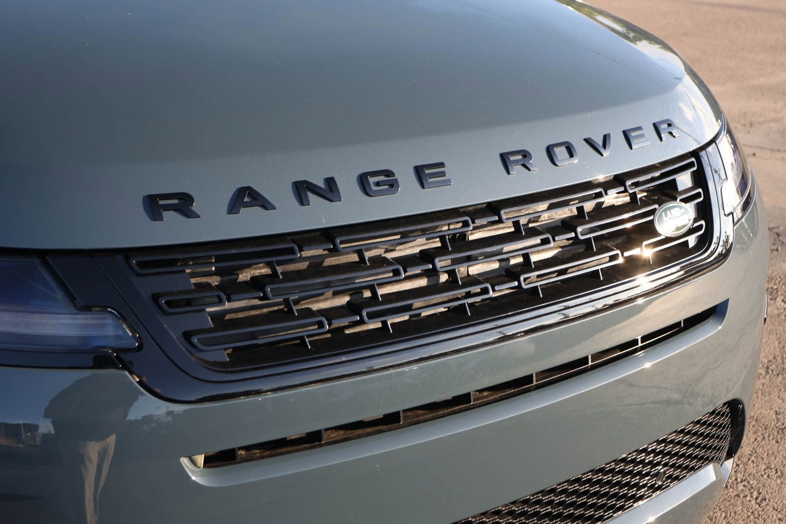 New 2026 Land Rover Range Rover Evoque Dynamic SE AWD/4WD image 16