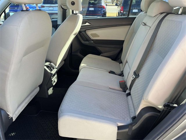 Used 2018 Volkswagen Tiguan S image 10