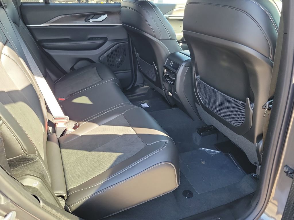 New 2026 Jeep Grand Cherokee Altitude RWD image 14