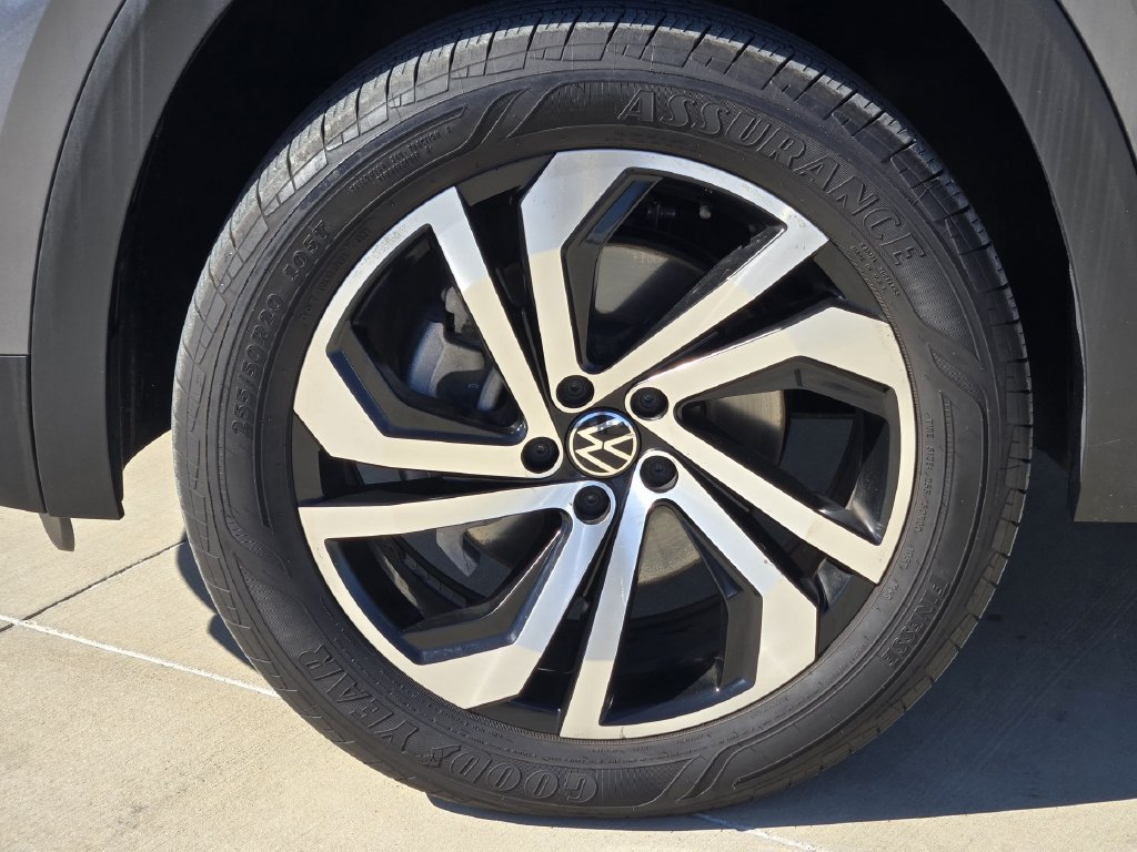 Used 2023 Volkswagen Atlas Cross Sport SEL AWD/4WD image 11