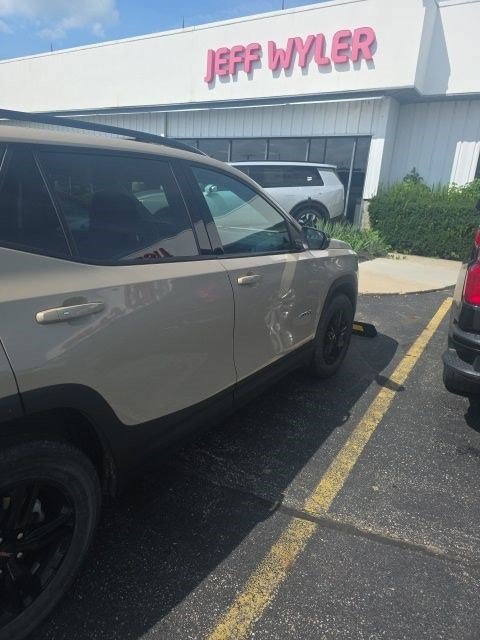 Used 2022 GMC Terrain AT4 w/ Tech Package AWD/4WD image 6