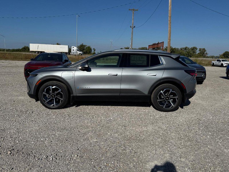 New 2026 Chevrolet Equinox EV LT video 2