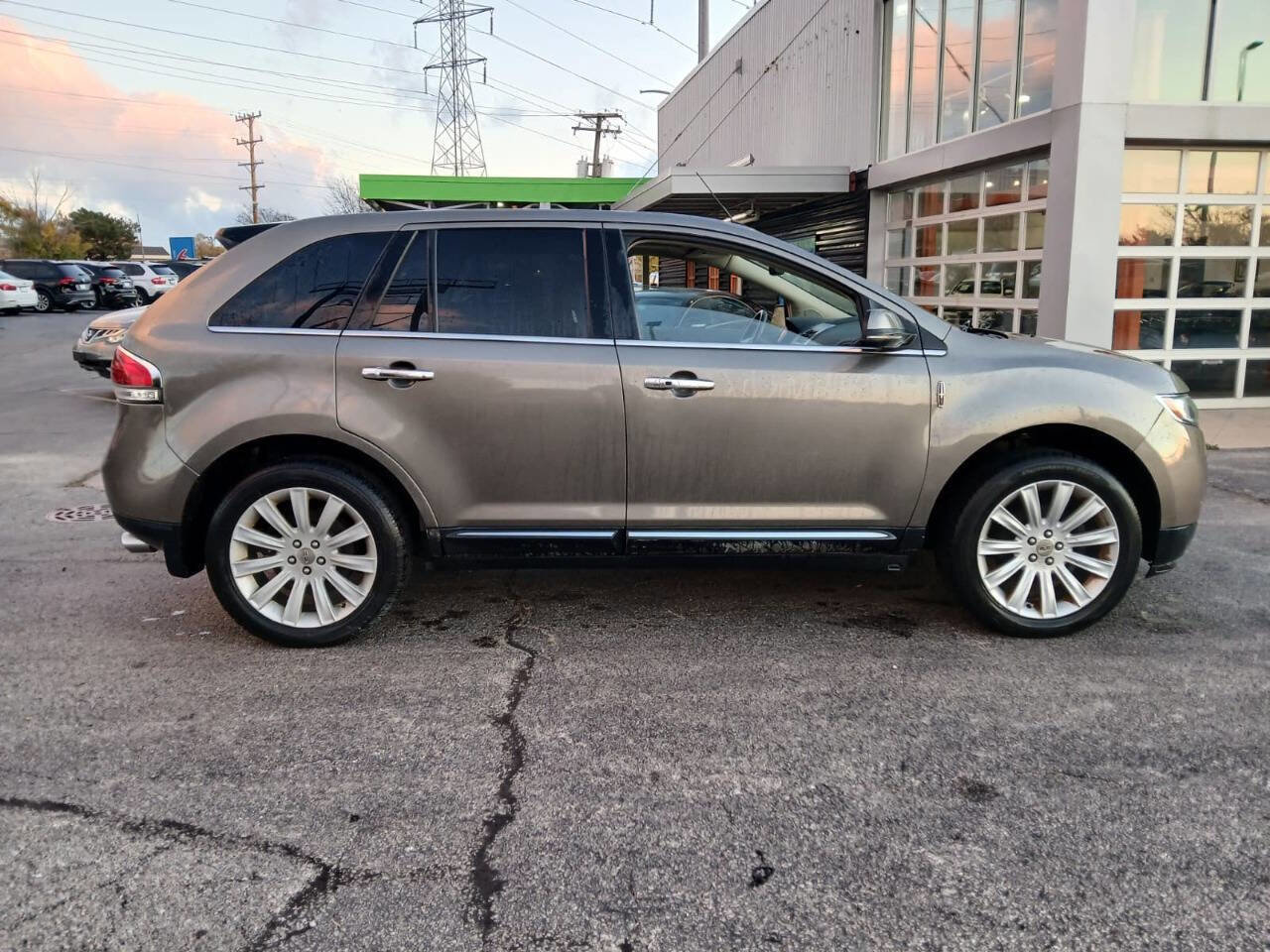 Used 2012 Lincoln MKX AWD image 4