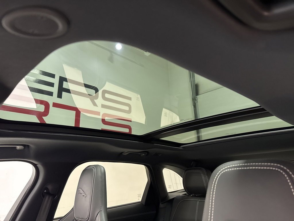 Used 2025 Jaguar F-PACE R-Dynamic S image 14