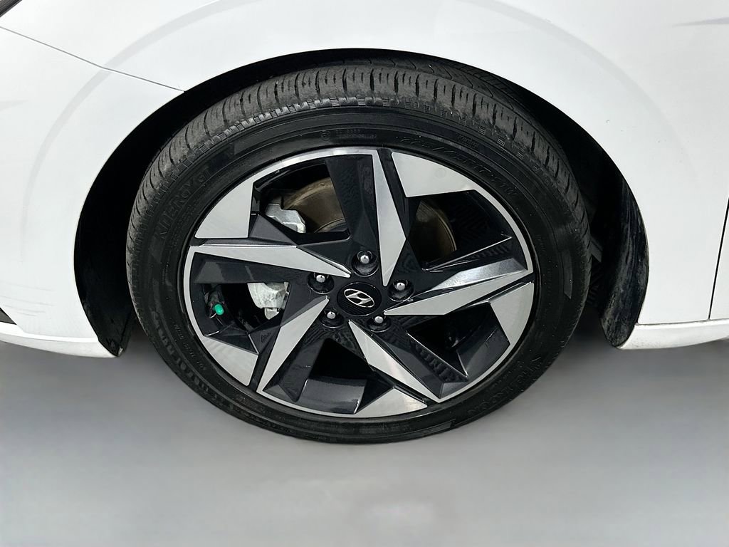Used 2023 Hyundai Elantra Limited w/ Preferred Accessory Package image 31
