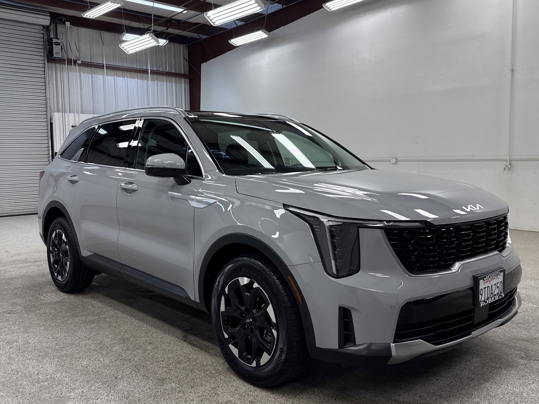 Used 2025 Kia Sorento S w/ Panoramic Sunroof Package image 24