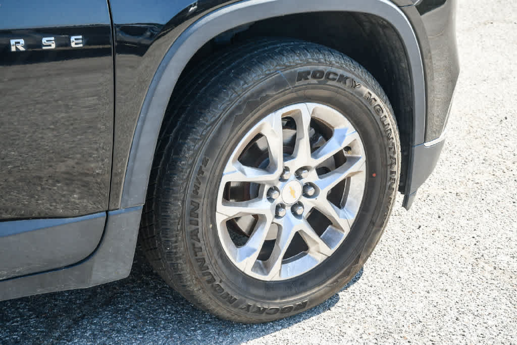 Used 2019 Chevrolet Traverse LT FWD image 12