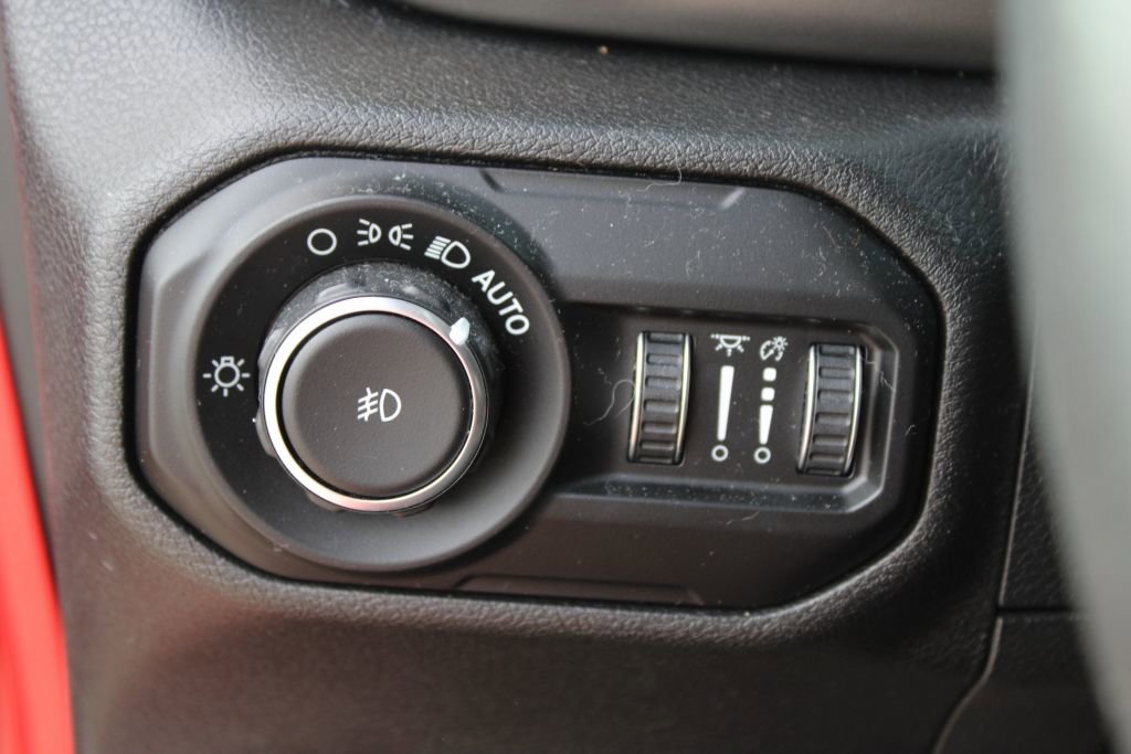 Used 2021 Jeep Wrangler Sport S image 26