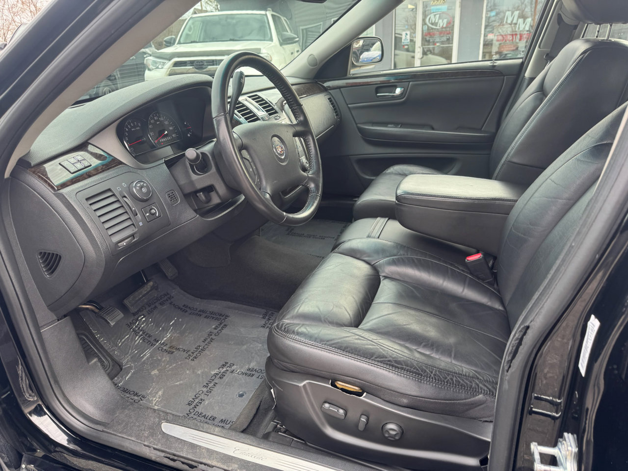 Used 2011 Cadillac DTS Limousine image 18