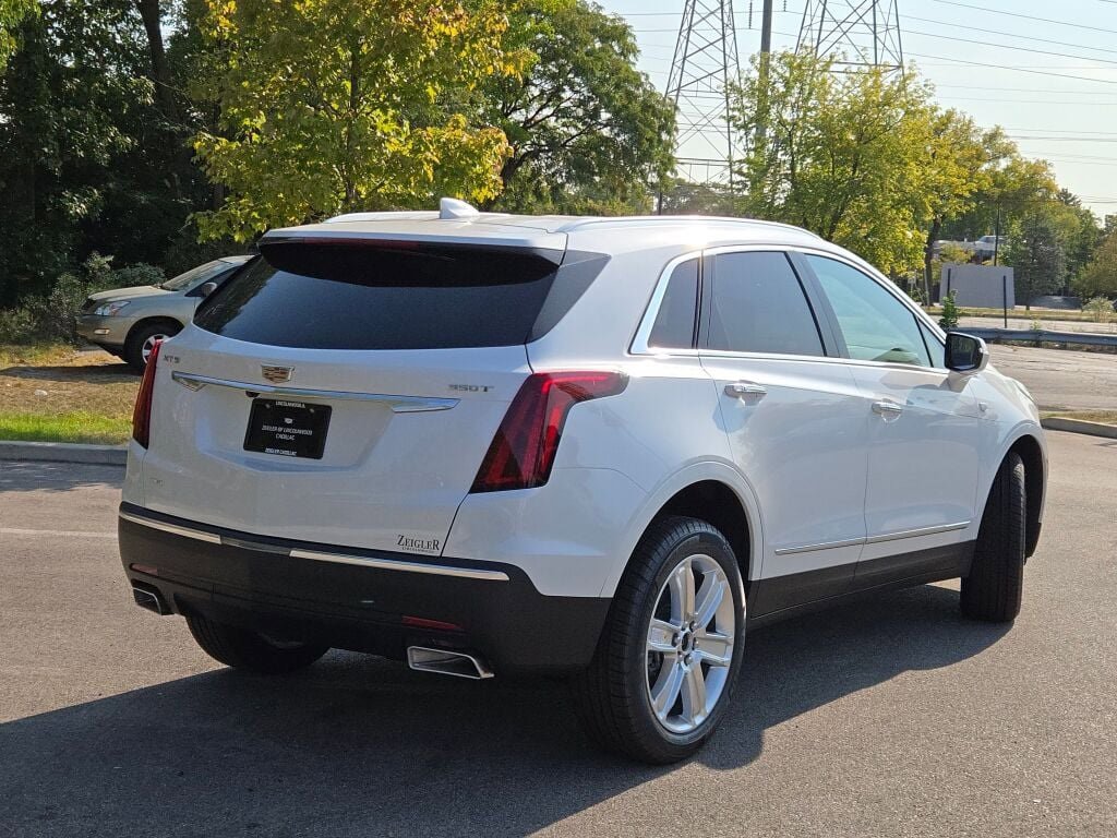 New 2025 Cadillac XT5 Luxury image 15