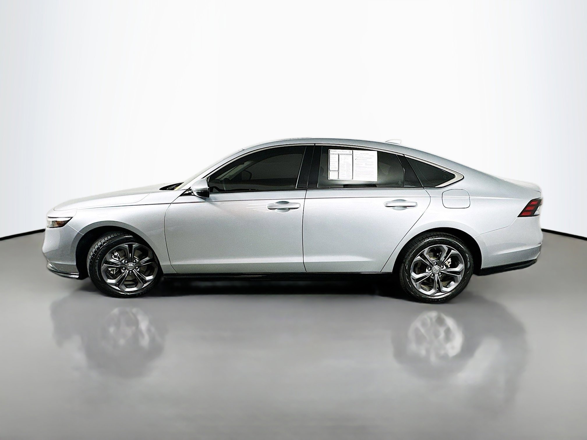 Used 2024 Honda Accord EX-L image 4