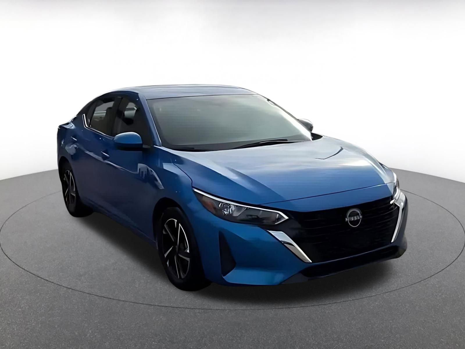 Used 2025 Nissan Sentra SV image 3