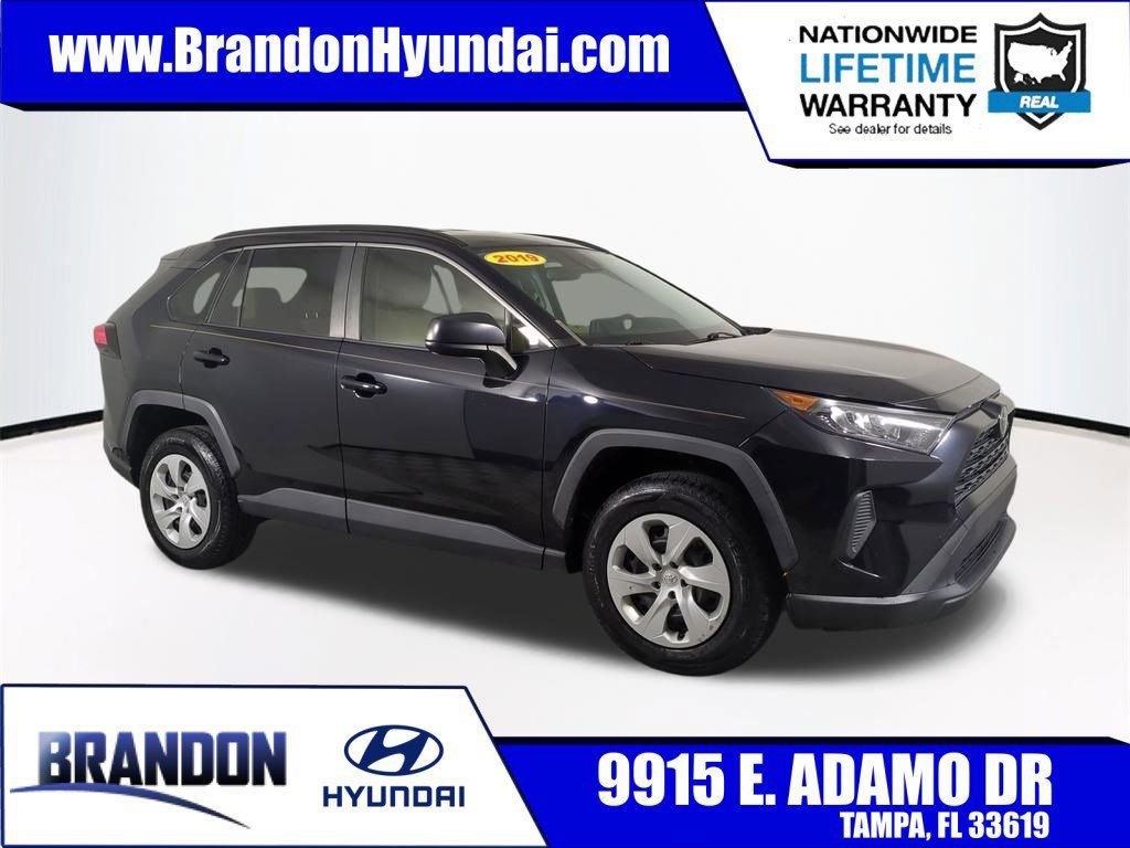 Used 2019 Toyota RAV4 LE image 1