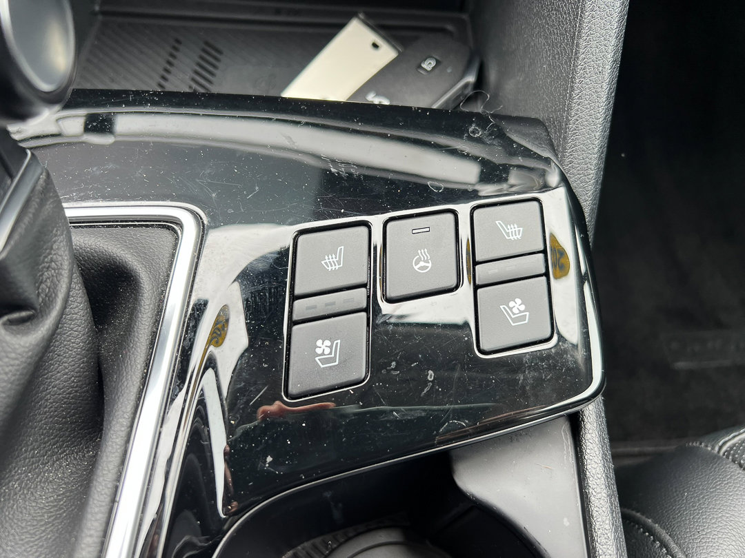 Used 2023 Kia Sportage SX image 25