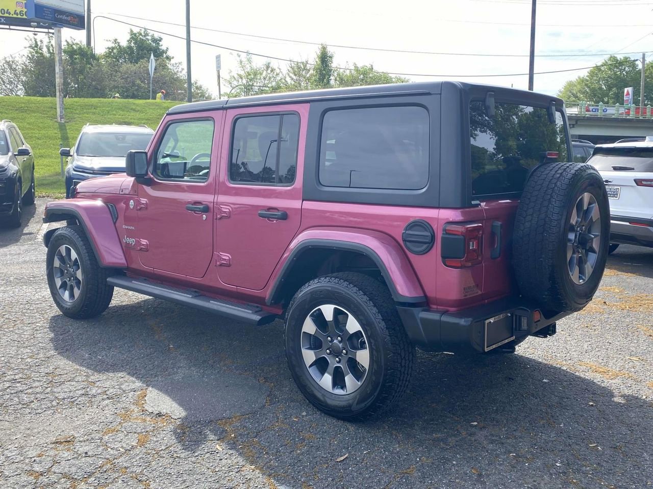 Used 2022 Jeep Wrangler Unlimited Sahara w/ LED Lighting Group image 4