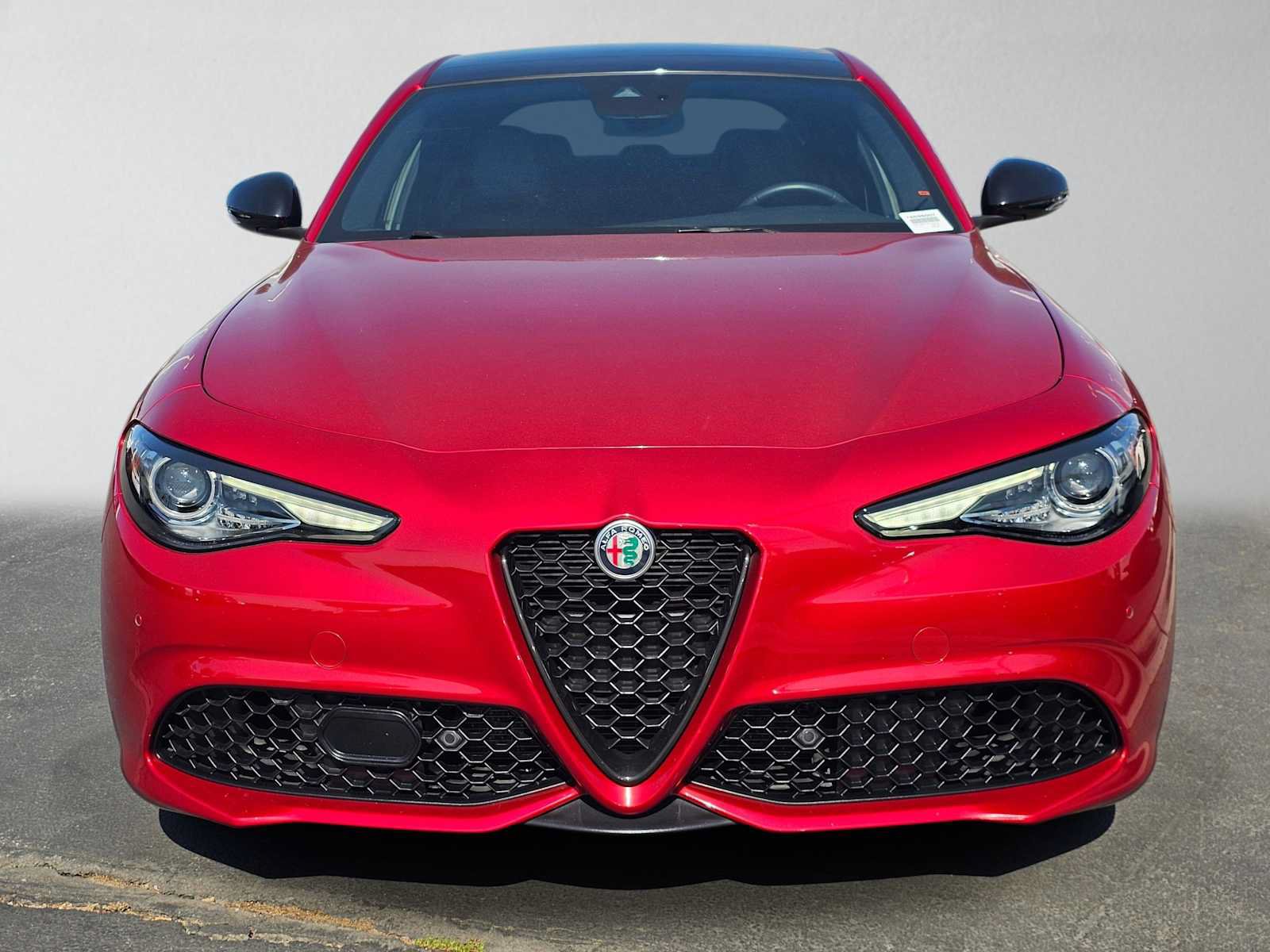 Used 2023 Alfa Romeo Giulia Veloce RWD image 8