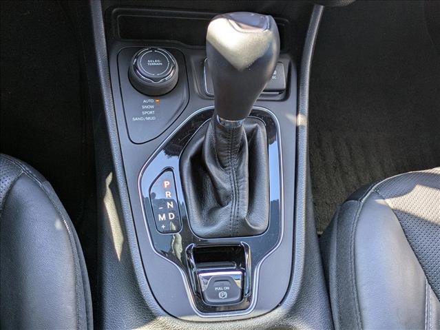 Used 2021 Jeep Cherokee Limited w/ Elite Package AWD/4WD image 13