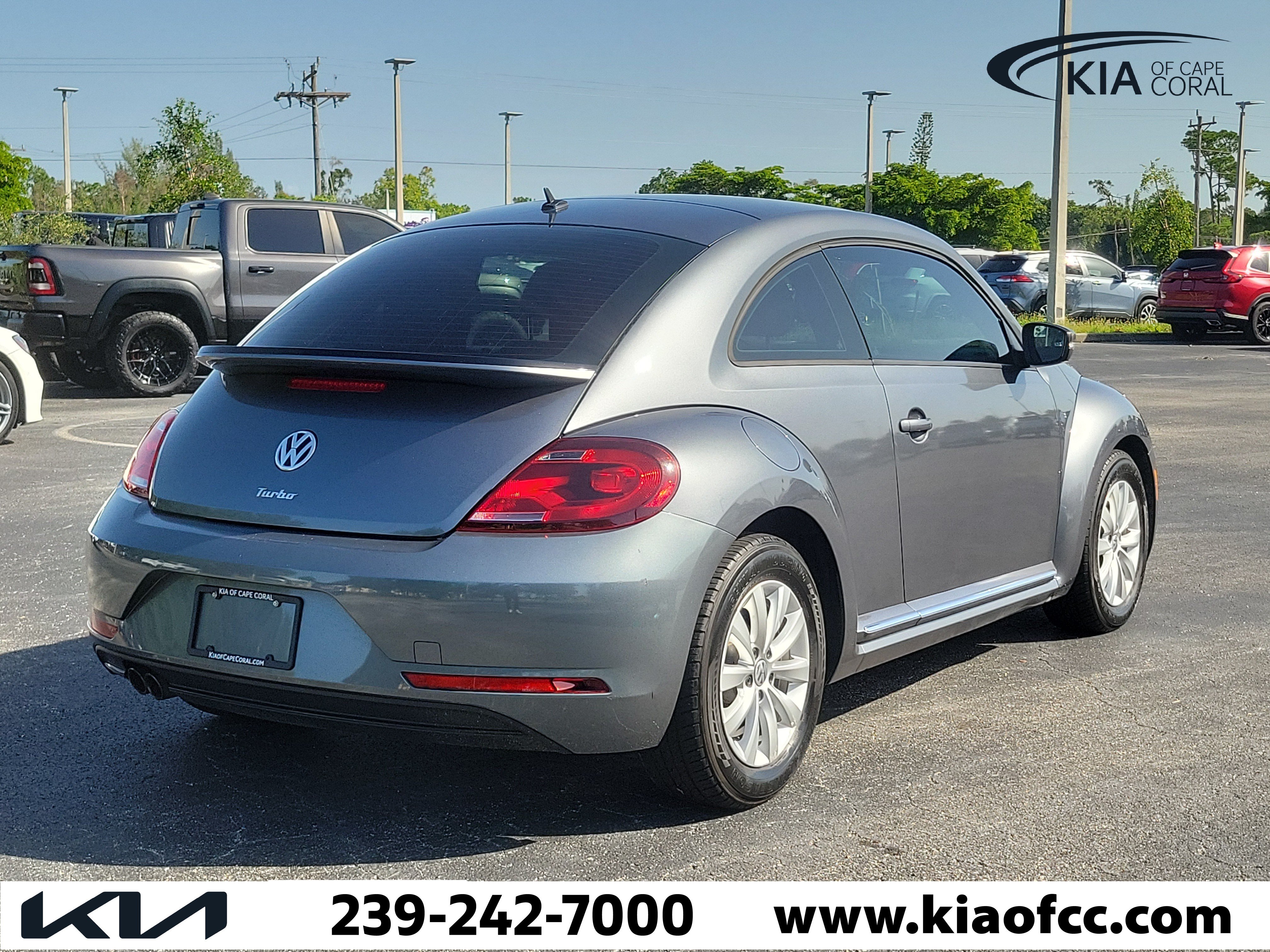 Used 2019 Volkswagen Beetle 2.0T SE FWD image 6