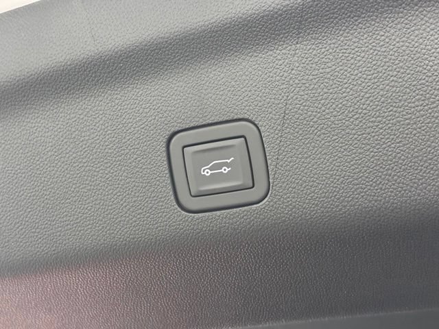 New 2026 GMC Yukon XL Denali Ultimate AWD/4WD image 15