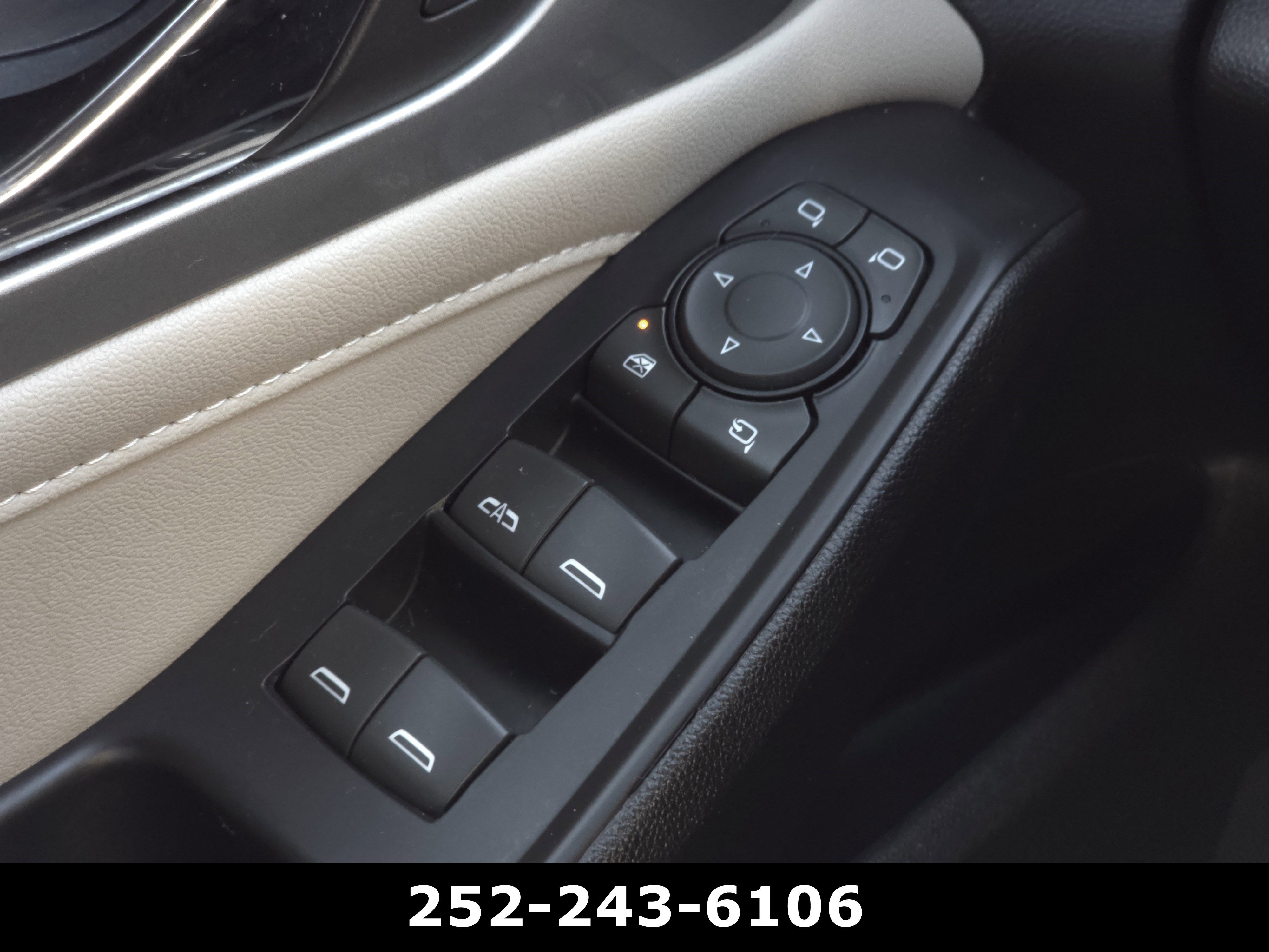 Used 2023 Chevrolet Traverse LT w/ LT Premium Package image 28