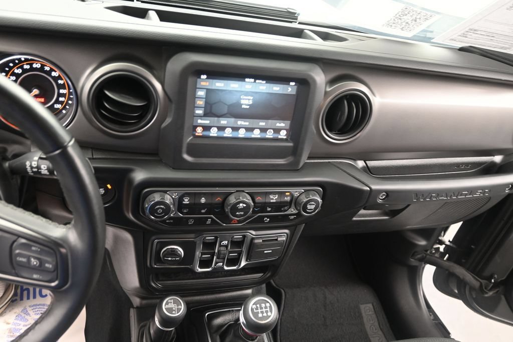 Used 2022 Jeep Wrangler Unlimited Sport AWD/4WD image 25