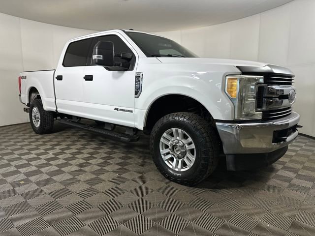 Used 2017 Ford F250 XLT image 2