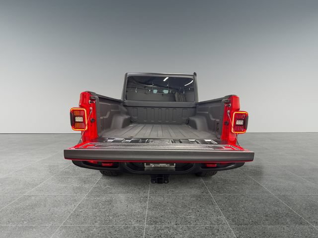 Used 2024 Jeep Gladiator Rubicon w/ Convenience Group AWD/4WD image 16