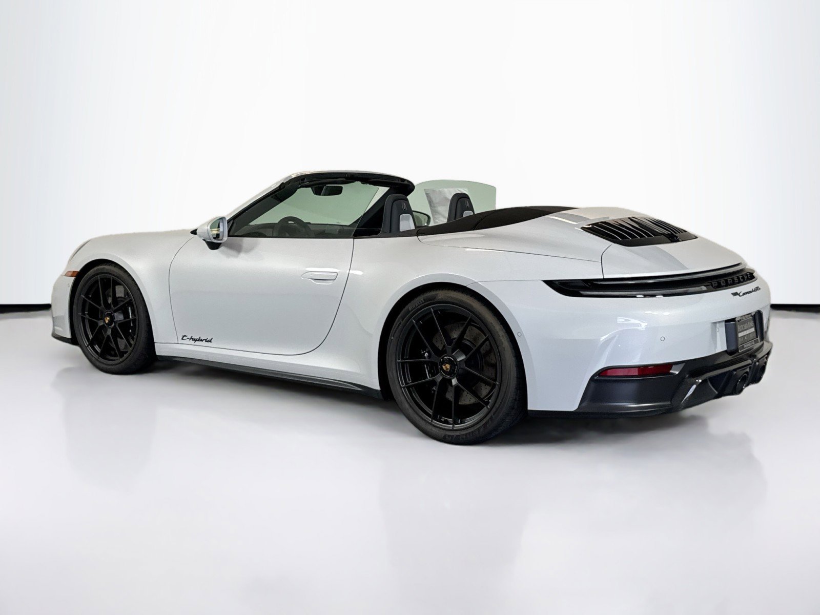 New 2026 Porsche 911 Carrera 4 GTS image 3