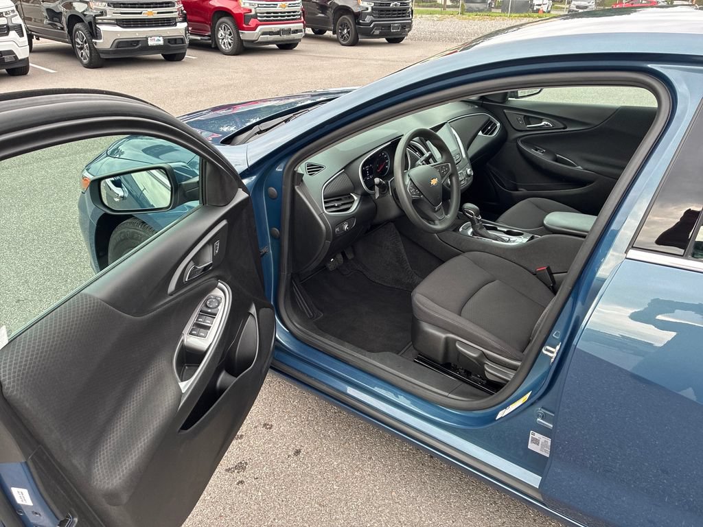 Used 2024 Chevrolet Malibu LS FWD image 10