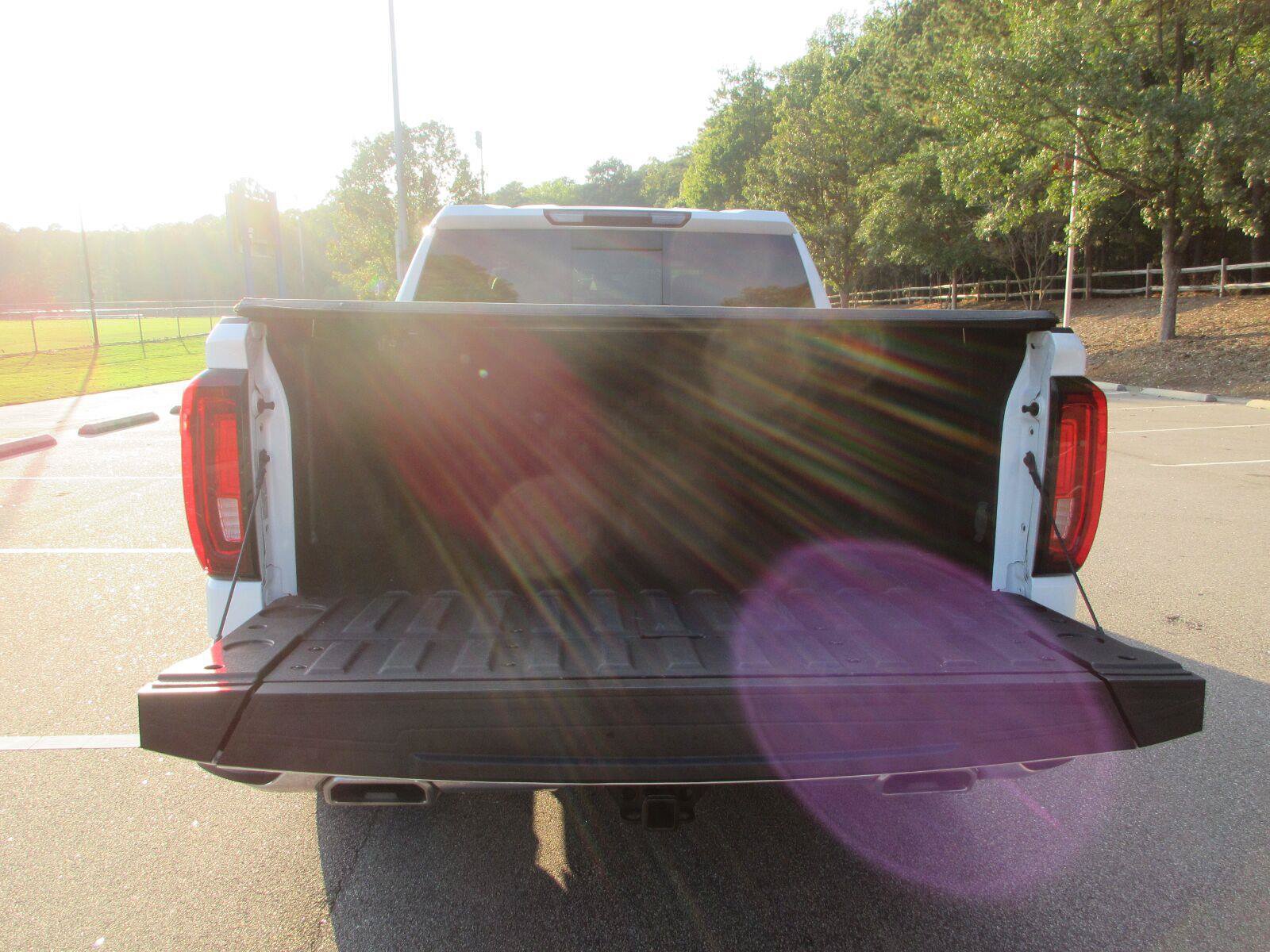Used 2022 GMC Sierra 1500 SLT w/ SLT Premium Plus Package AWD/4WD image 20