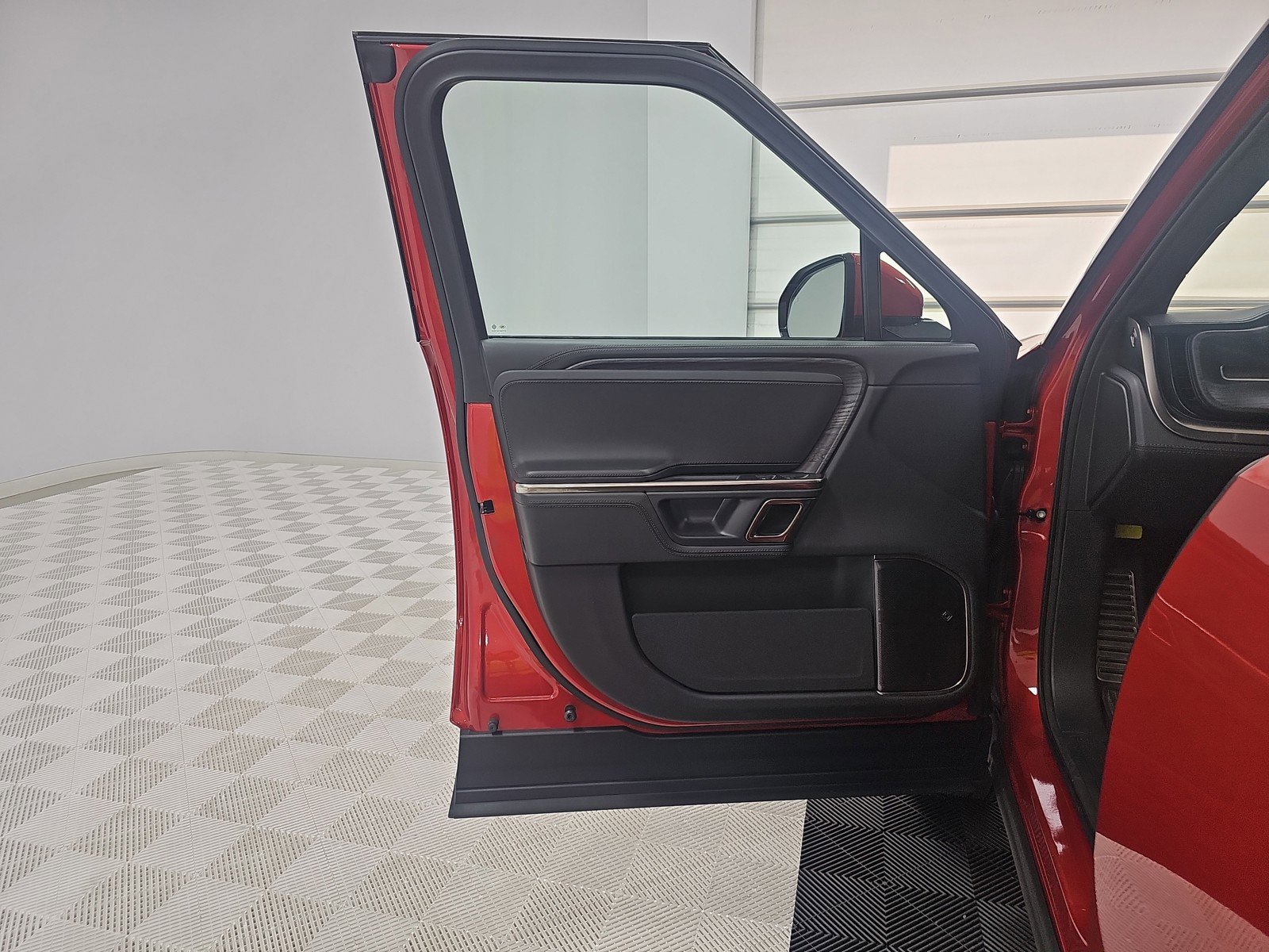 Used 2023 Rivian R1T Adventure image 16