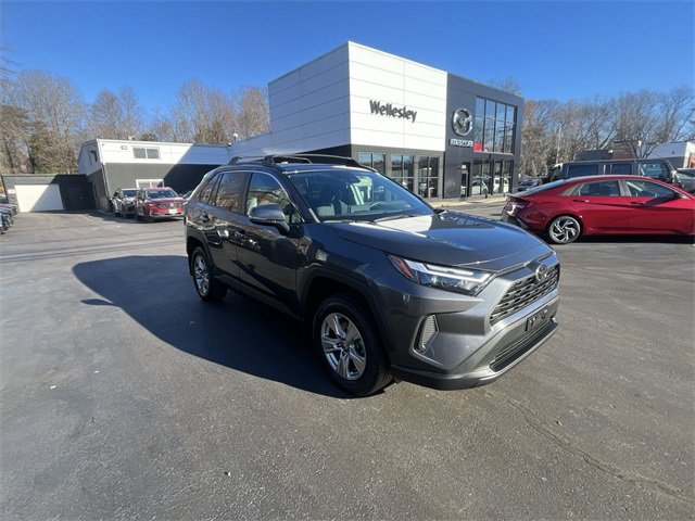 Used 2022 Toyota RAV4 XLE image 2