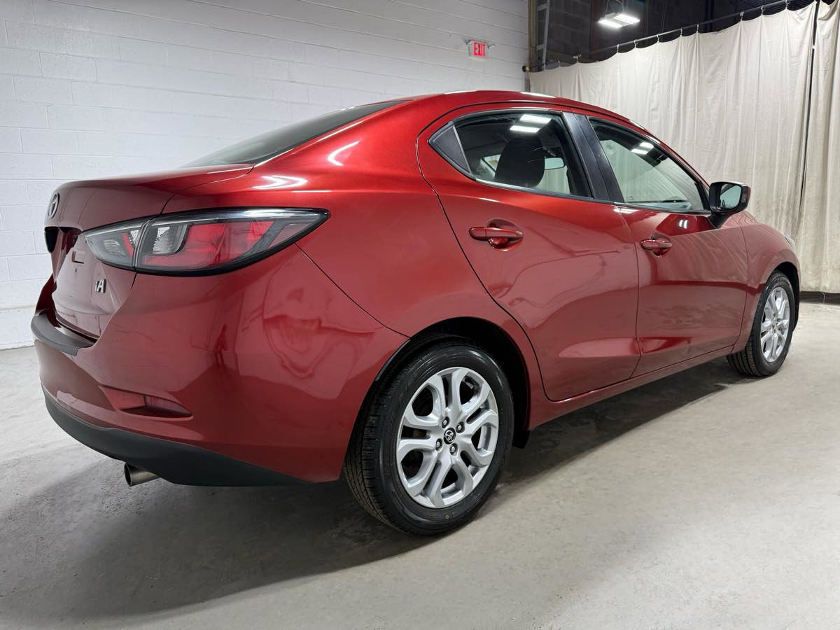 Used 2017 Toyota Yaris iA image 4