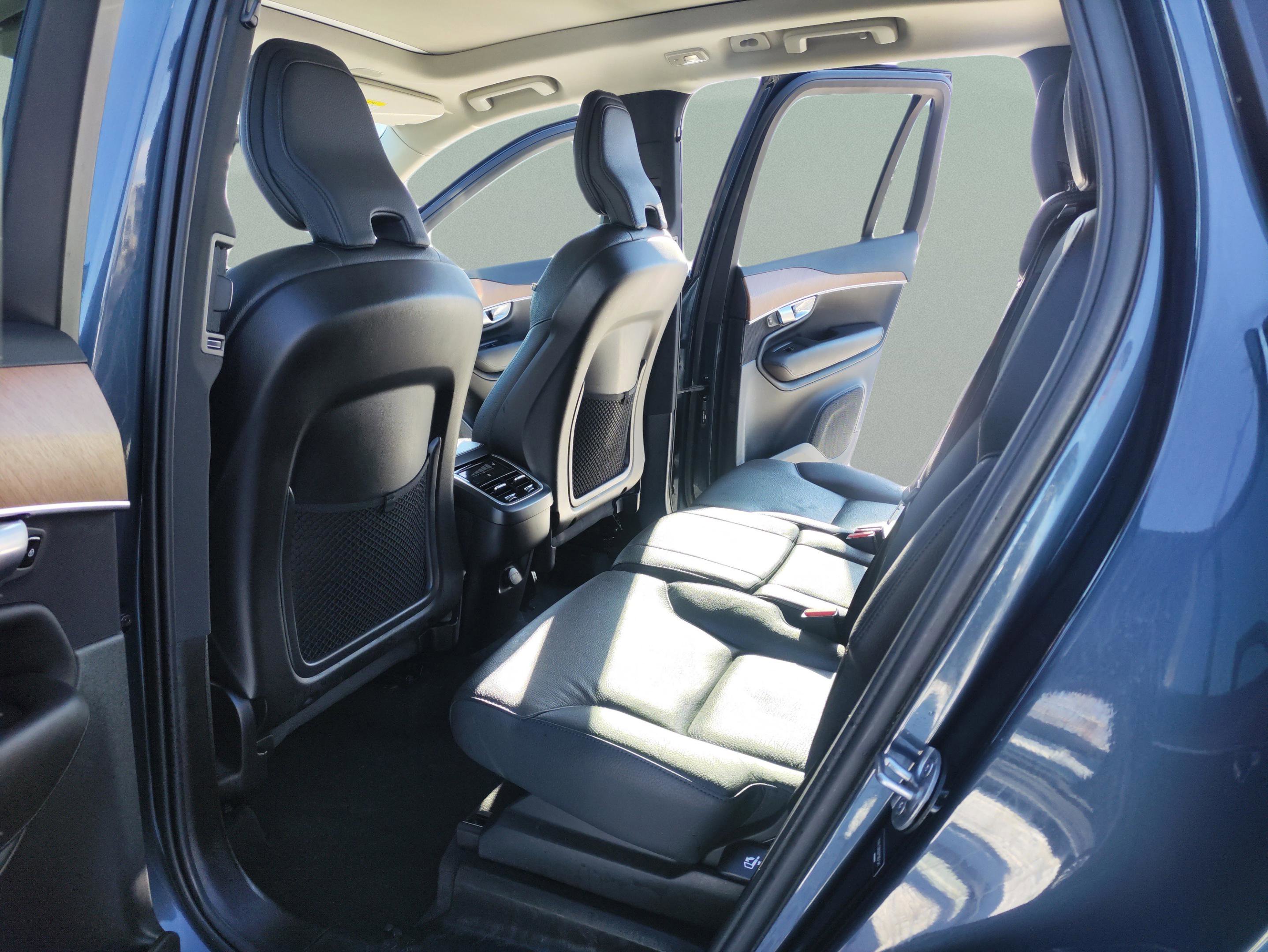 Used 2023 Volvo XC90 B5 Plus image 15