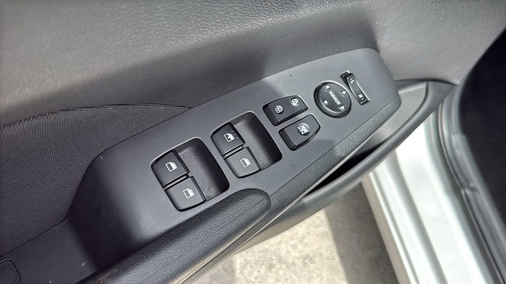Used 2020 Hyundai Accent SE FWD image 12
