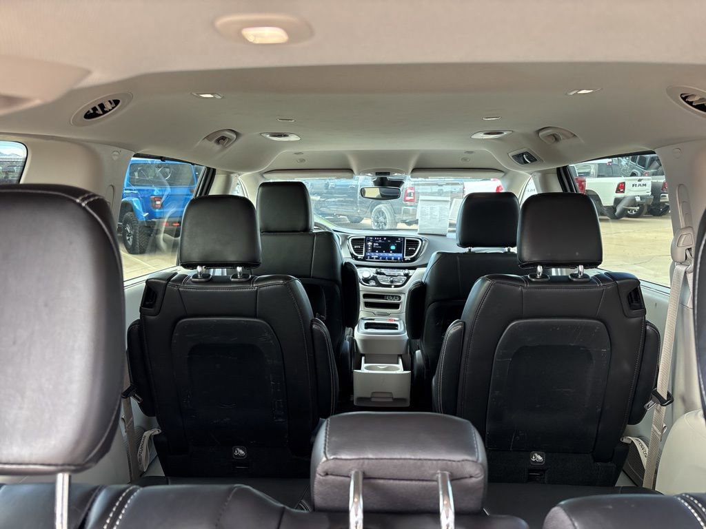 Used 2024 Chrysler Pacifica Touring-L image 42